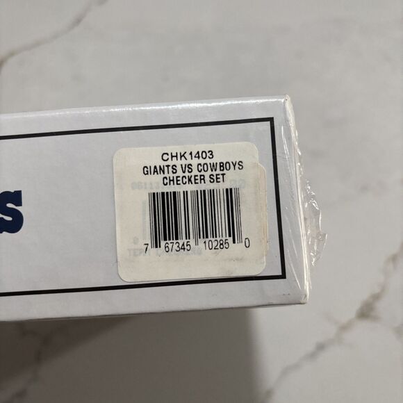 New in Box Vintage NFL Checkers Classic Rivals Edition: Giants Vs. Cowboys - Picture 4 of 5